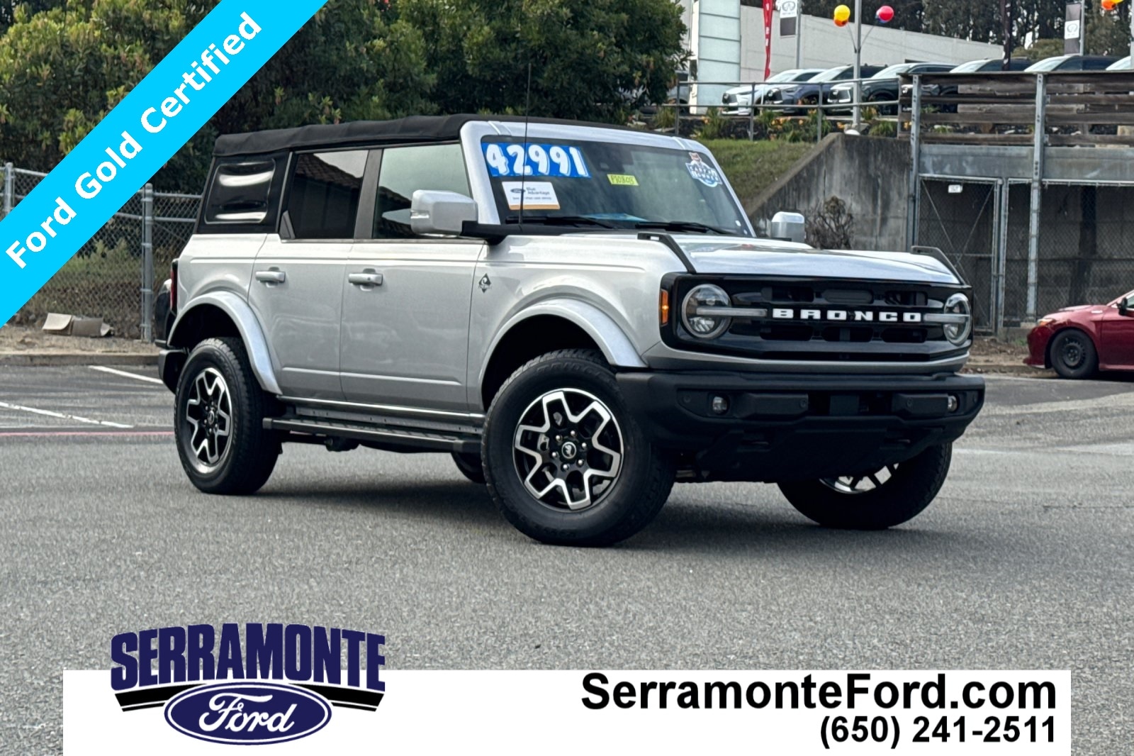2021 Ford Bronco 4-Door Outer Banks's photo