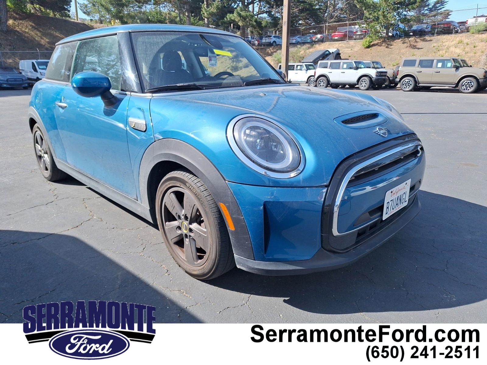 2023 MINI Hardtop Cooper SE's photo