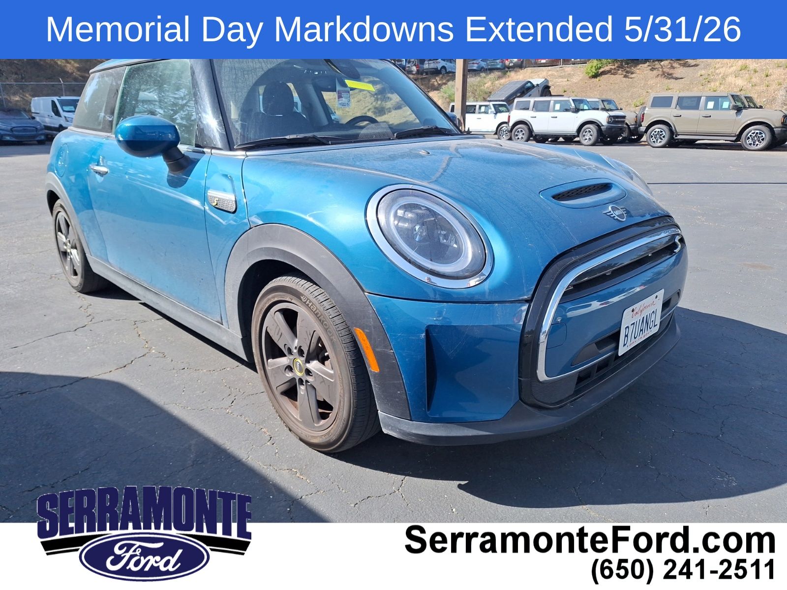 2023 MINI Hardtop Cooper SE's photo