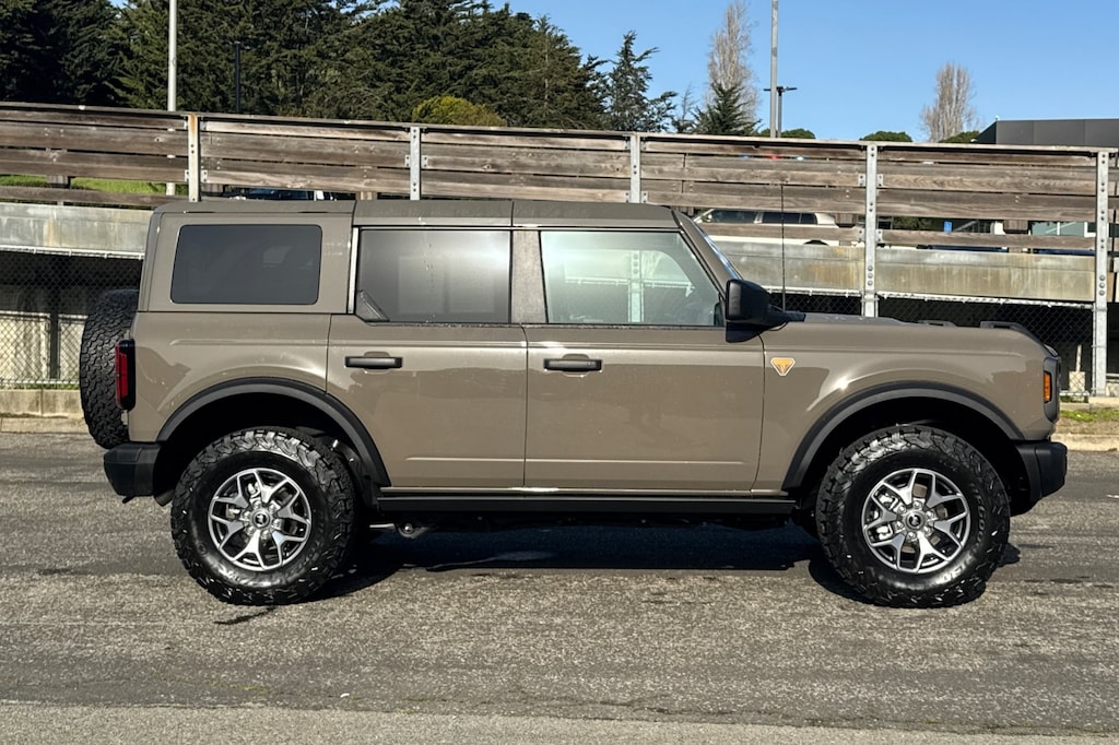 Certified 2025 Ford Bronco Badlands SUV