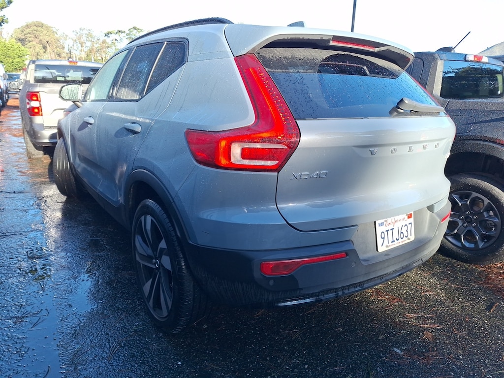 Used 2023 Volvo XC40 B5 Plus Dark Theme SUV