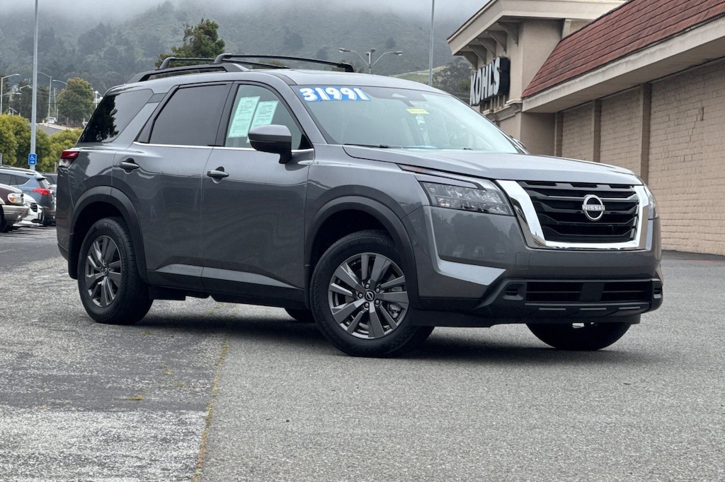 Used 2024 Nissan Pathfinder SV SUV
