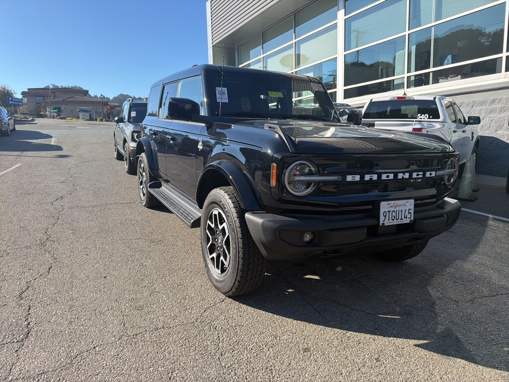 Certified 2025 Ford Bronco Outer Banks SUV