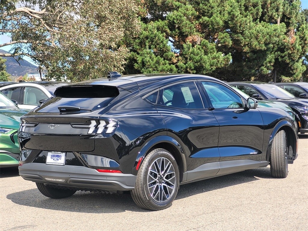 2025 Ford Mustang Mach-E Premium photo 3