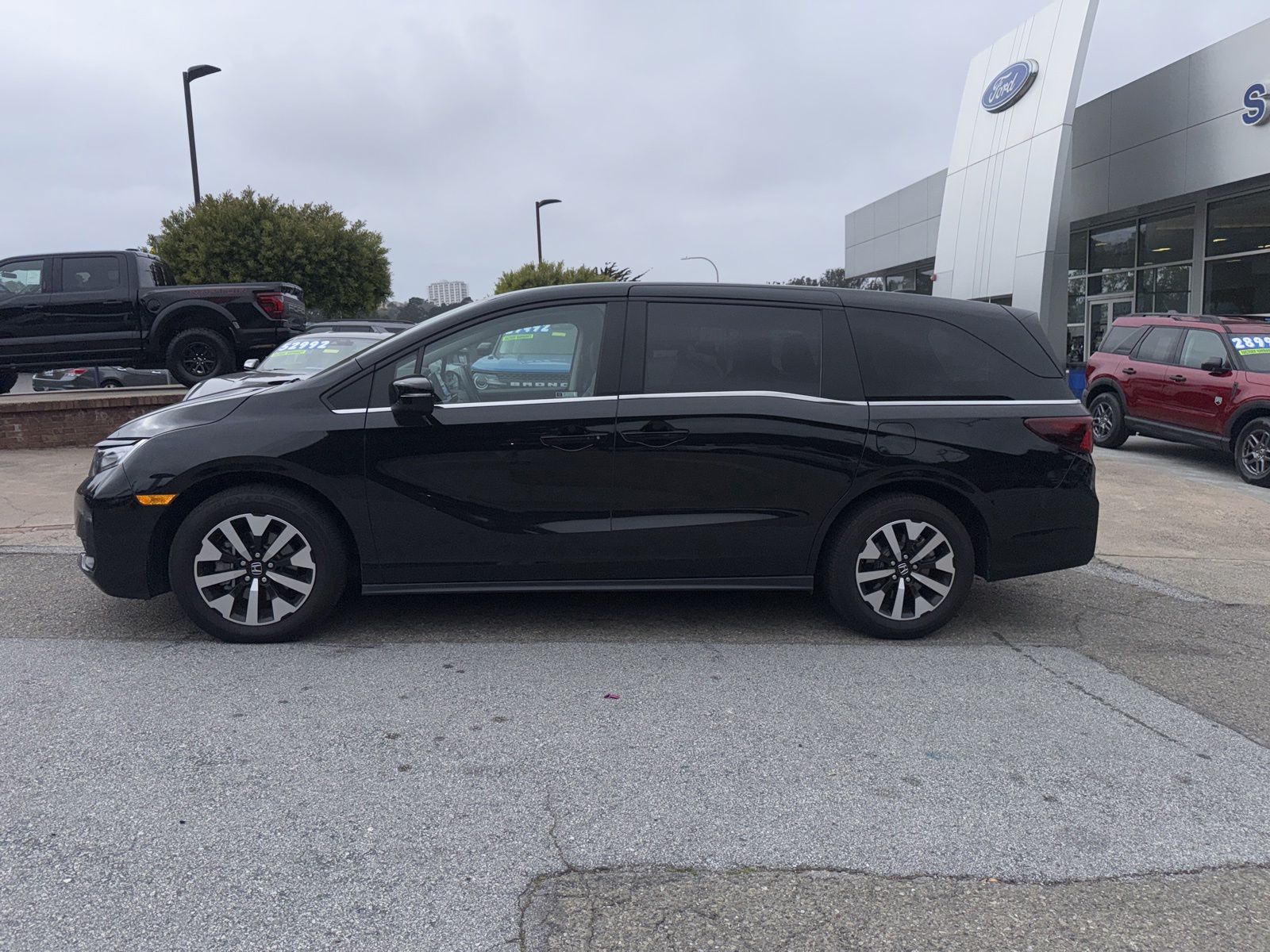 2025 Honda Odyssey EX-L /8 Passenger Seats photo 4