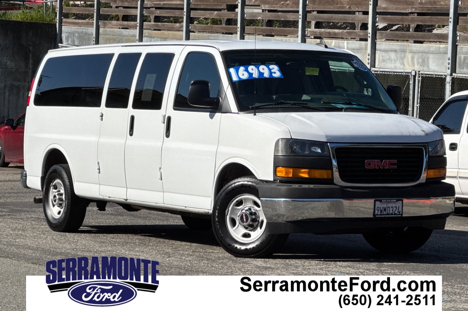 2018 GMC Savana Passenger LT