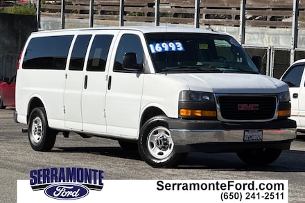 2018 GMC Savana 3500 LT w/11 Passenger Seat Van Extended Passenger Van 1GJZ7PFG8J1198122