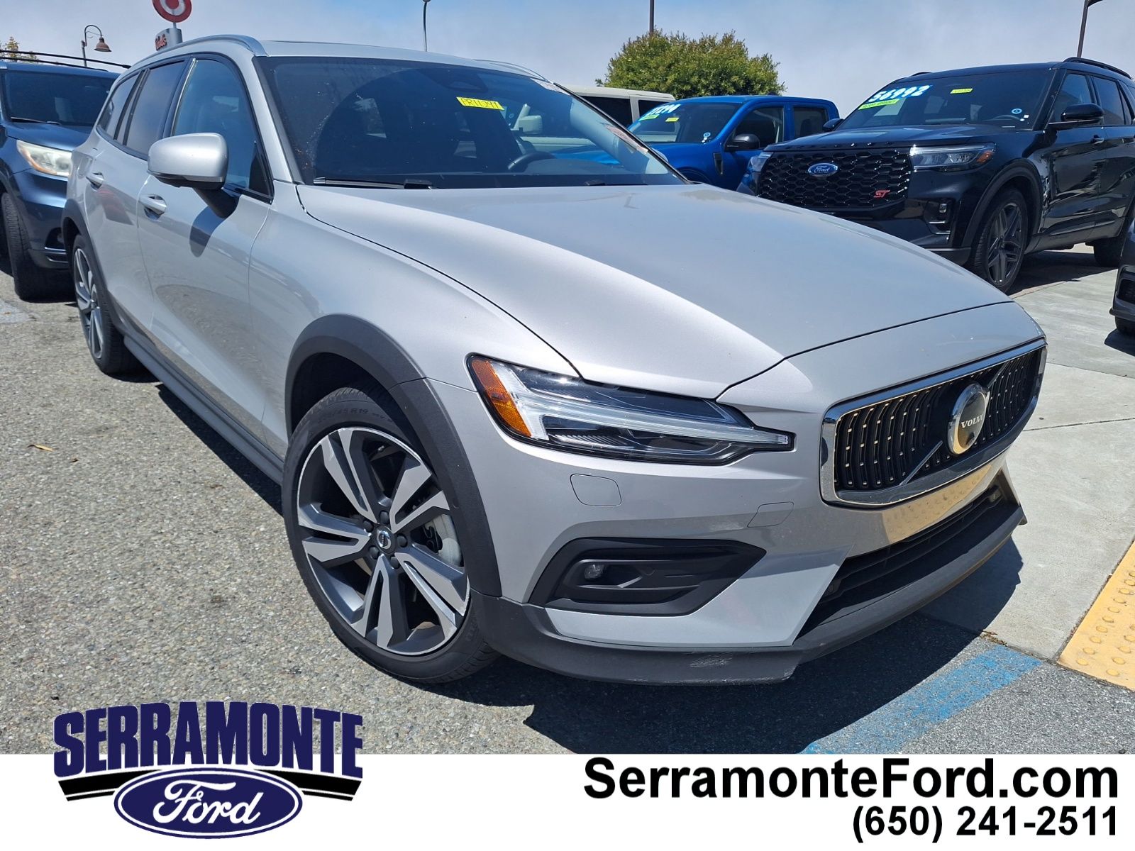 2025 Volvo V60 Cross Country B5 Plus AWD's photo