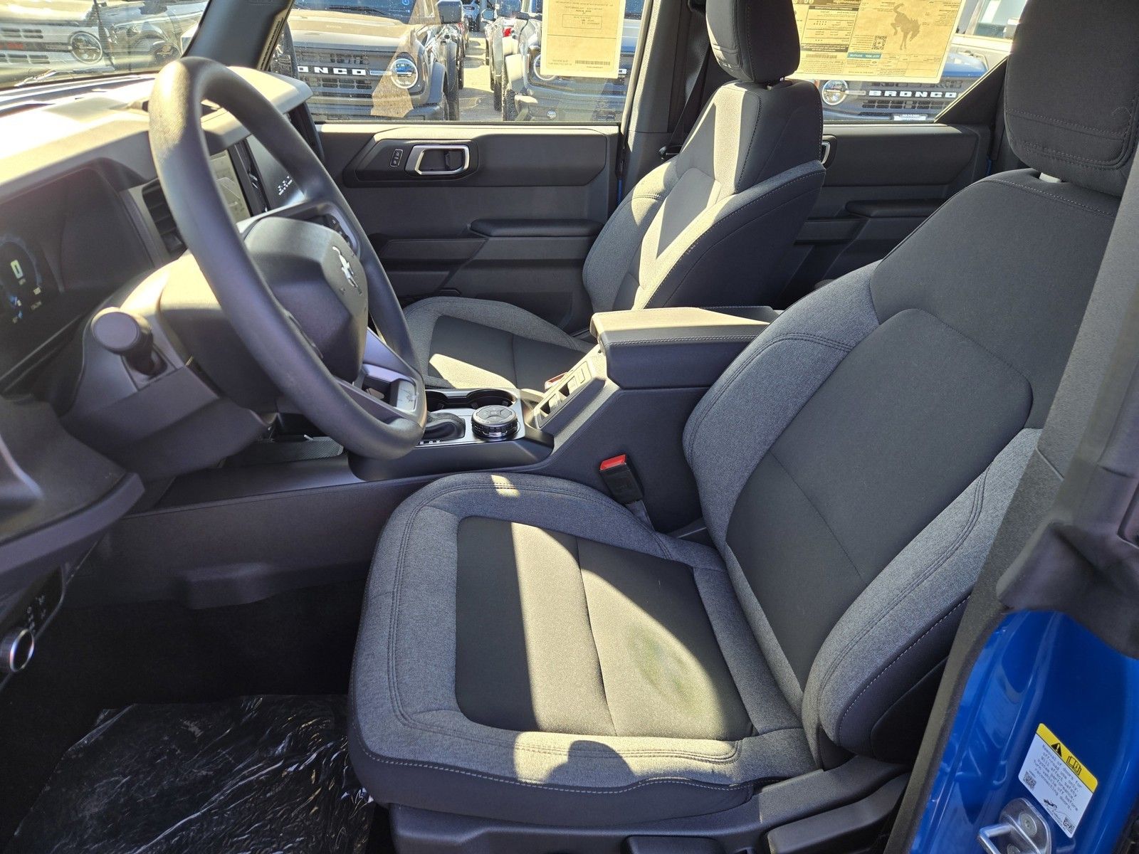 2025 Ford Bronco 4-Door Base - Photo 8