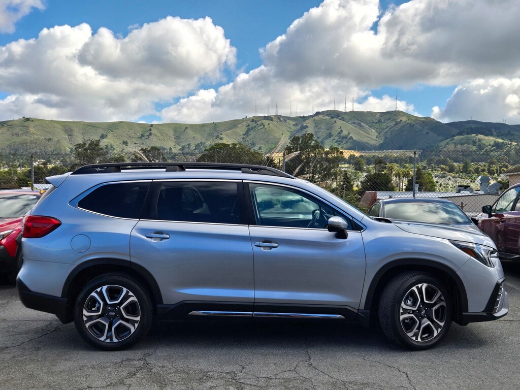 Used 2023 Subaru Ascent Limited SUV