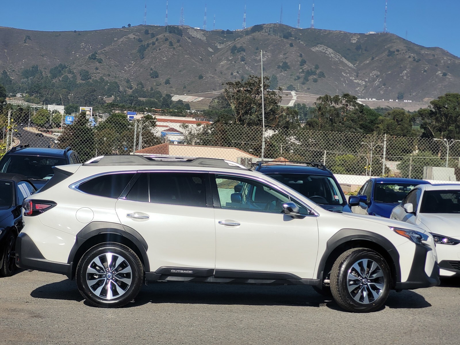 2024 Subaru Outback Touring XT photo 3