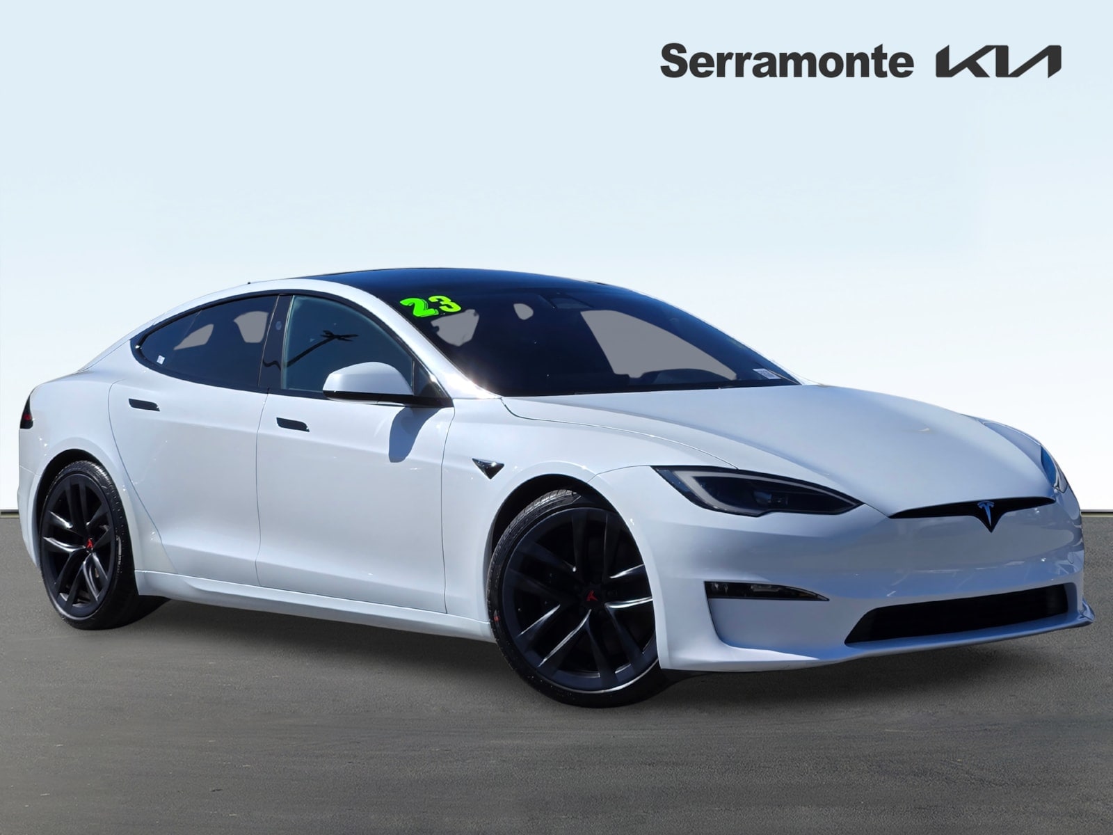2023 Tesla Model S Standard Range's photo