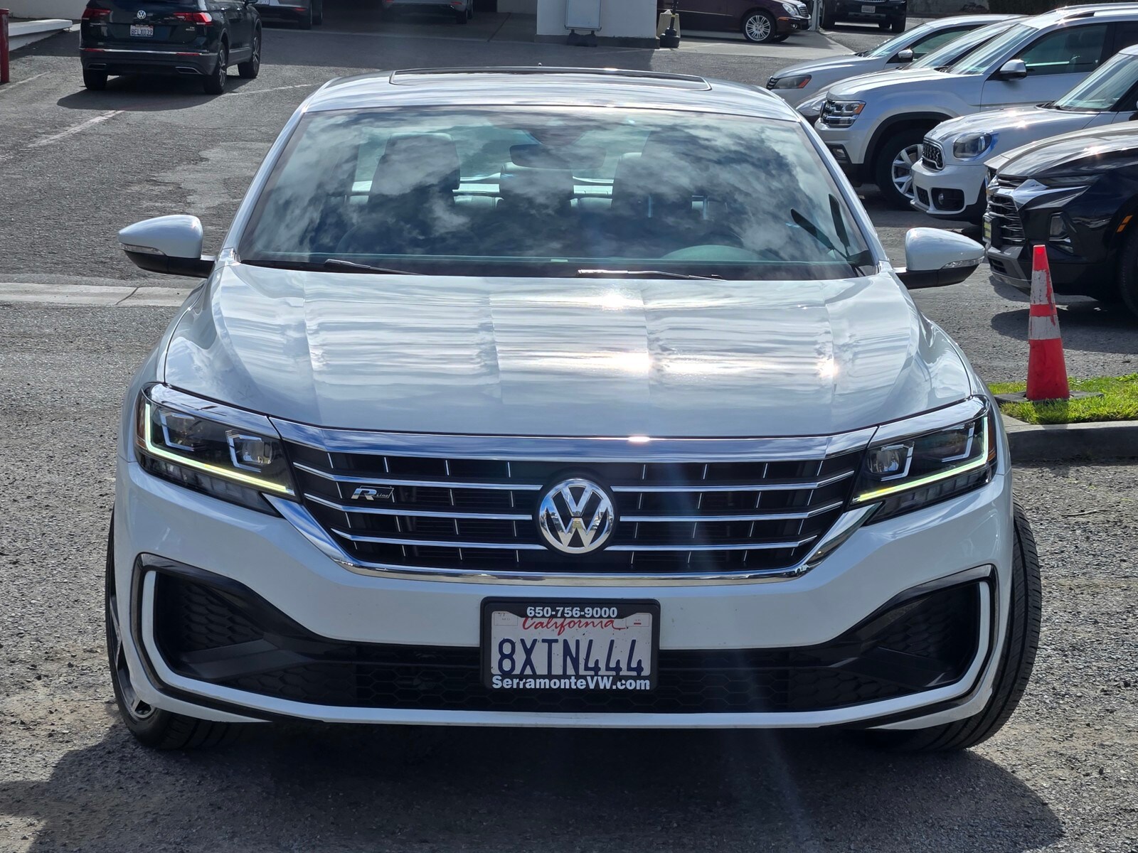 2021 Volkswagen Passat 2.0T R-Line photo 2
