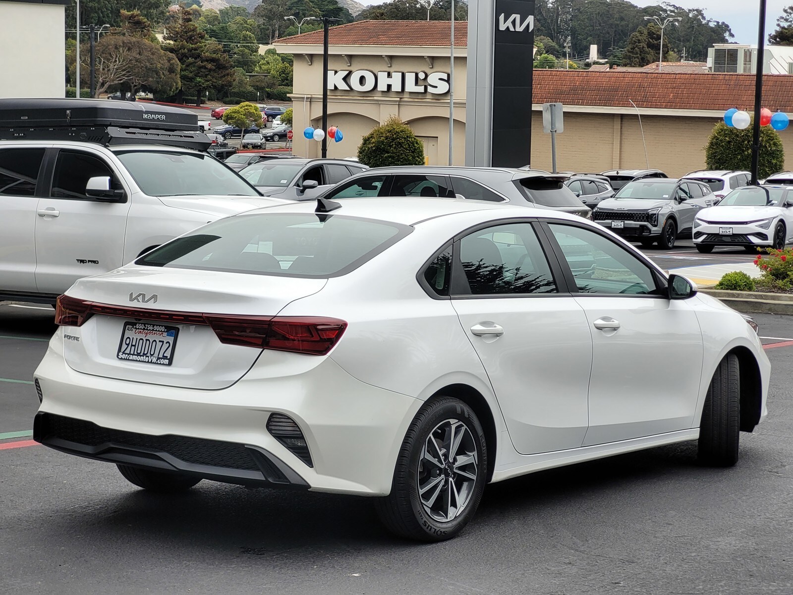 2023 Kia Forte LXS photo 4