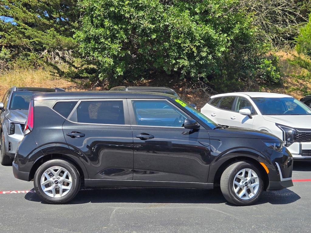 Certified 2025 Kia Soul LX Hatchback