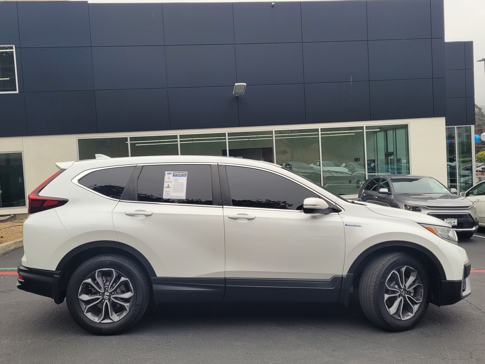 2022 Honda CR-V Hybrid EX-L photo 3