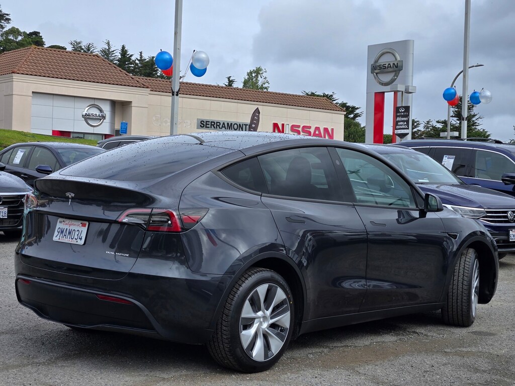 Used 2024 Tesla Model Y Long Range SUV