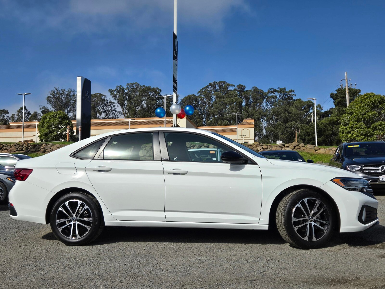 2024 Volkswagen Jetta 1.5T Sport photo 3