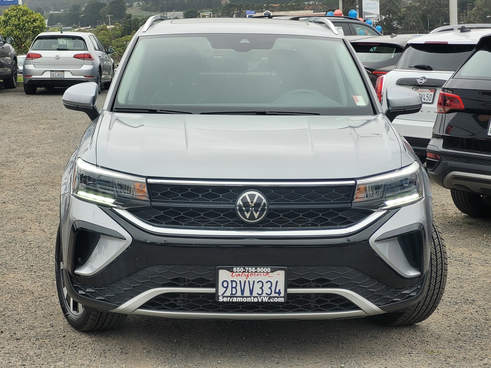 2023 Volkswagen Taos SE photo 2