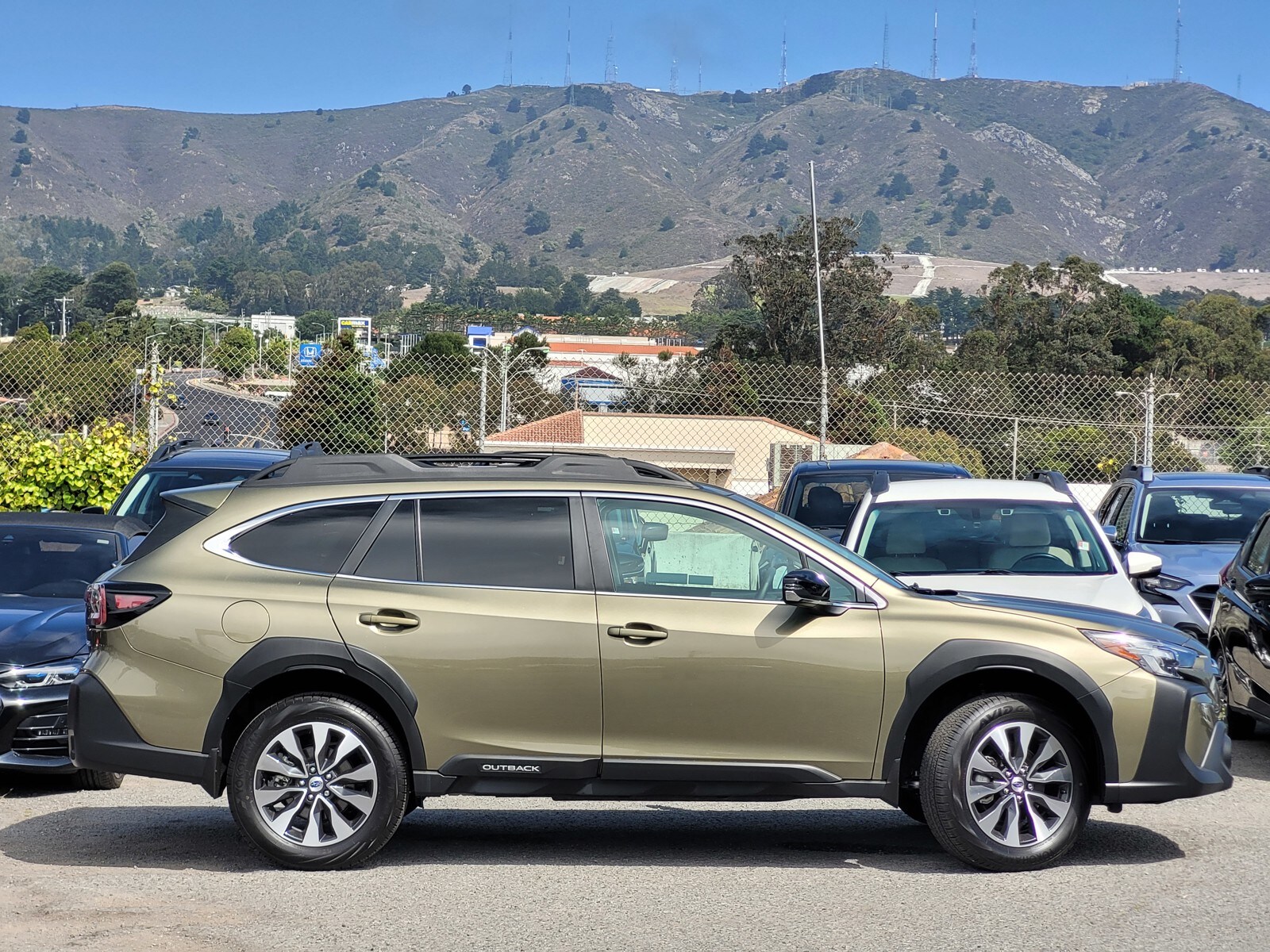 2024 Subaru Outback Limited photo 3