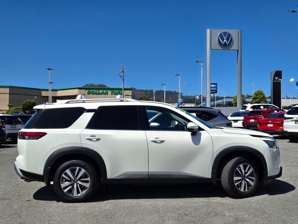 Used 2023 Nissan Pathfinder SL SUV