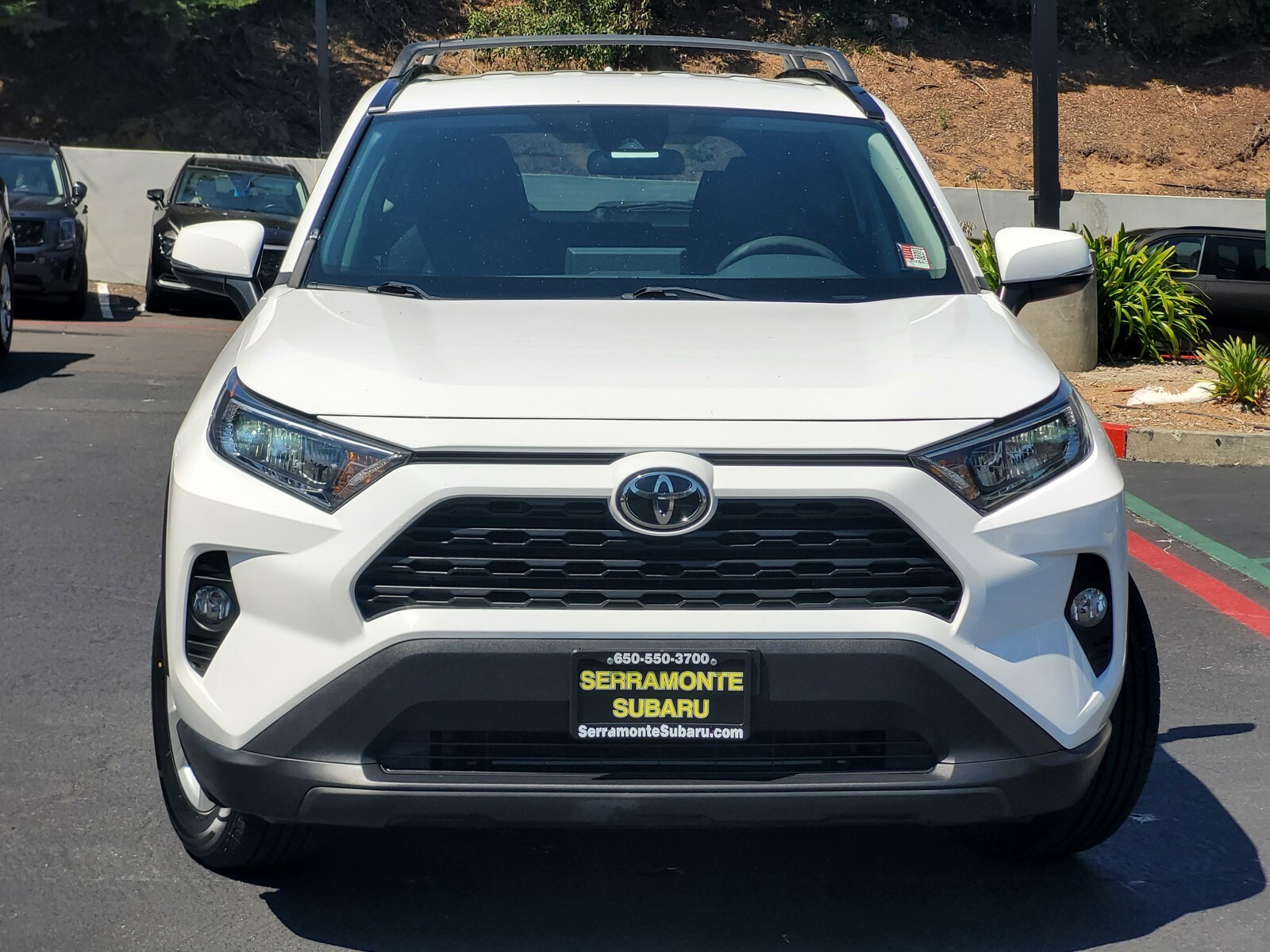 2021 Toyota RAV4 XLE photo 2