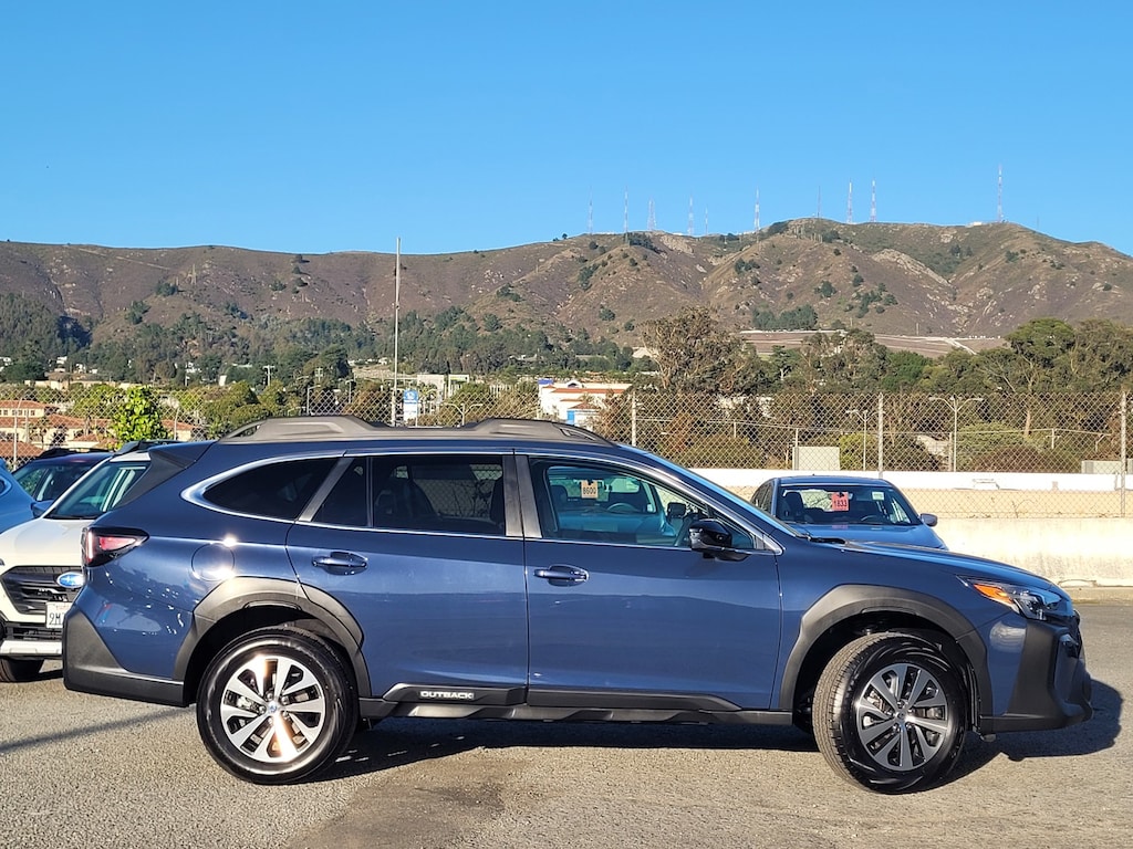 Used 2025 Subaru Outback Premium SUV