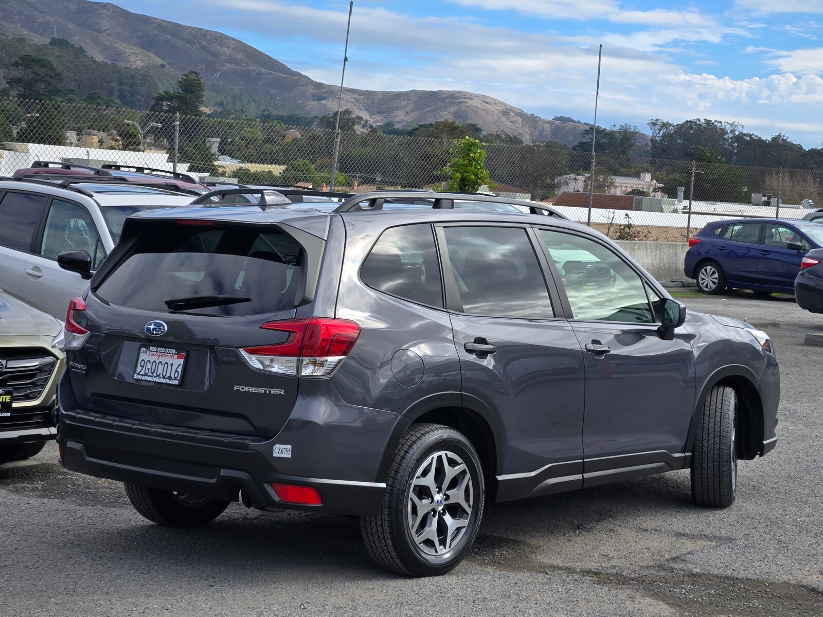2022 Subaru Forester Premium photo 3