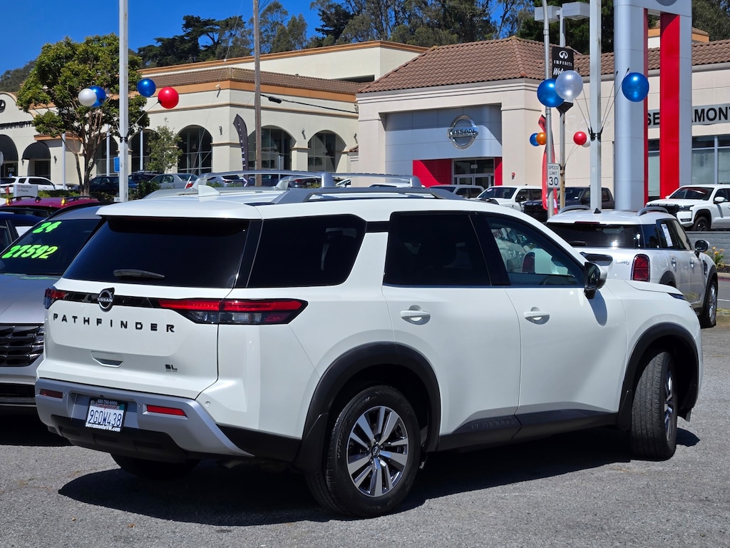 Used 2023 Nissan Pathfinder SL SUV