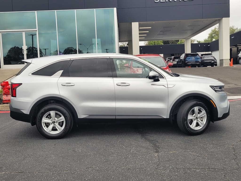 Used 2022 Kia Sorento LX SUV