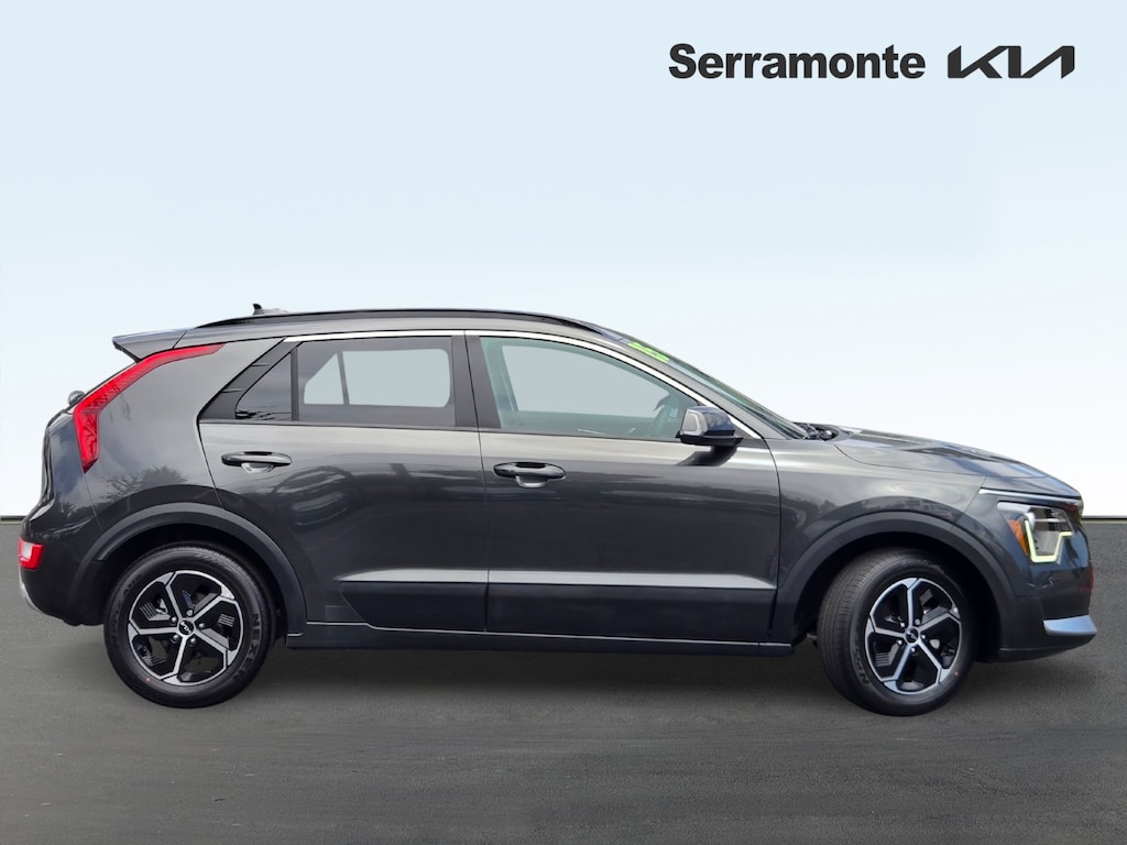 Used 2025 Kia Niro EX SUV