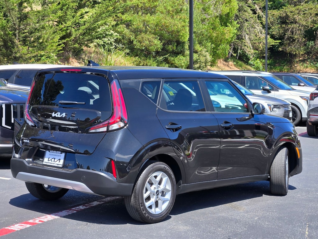 Certified 2025 Kia Soul LX Hatchback