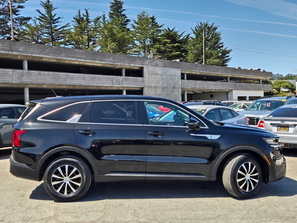 Used 2021 Kia Sorento LX SUV