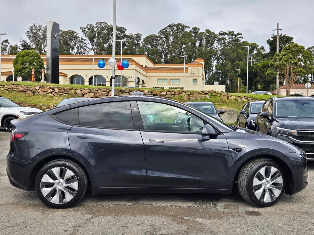 Used 2024 Tesla Model Y Long Range SUV
