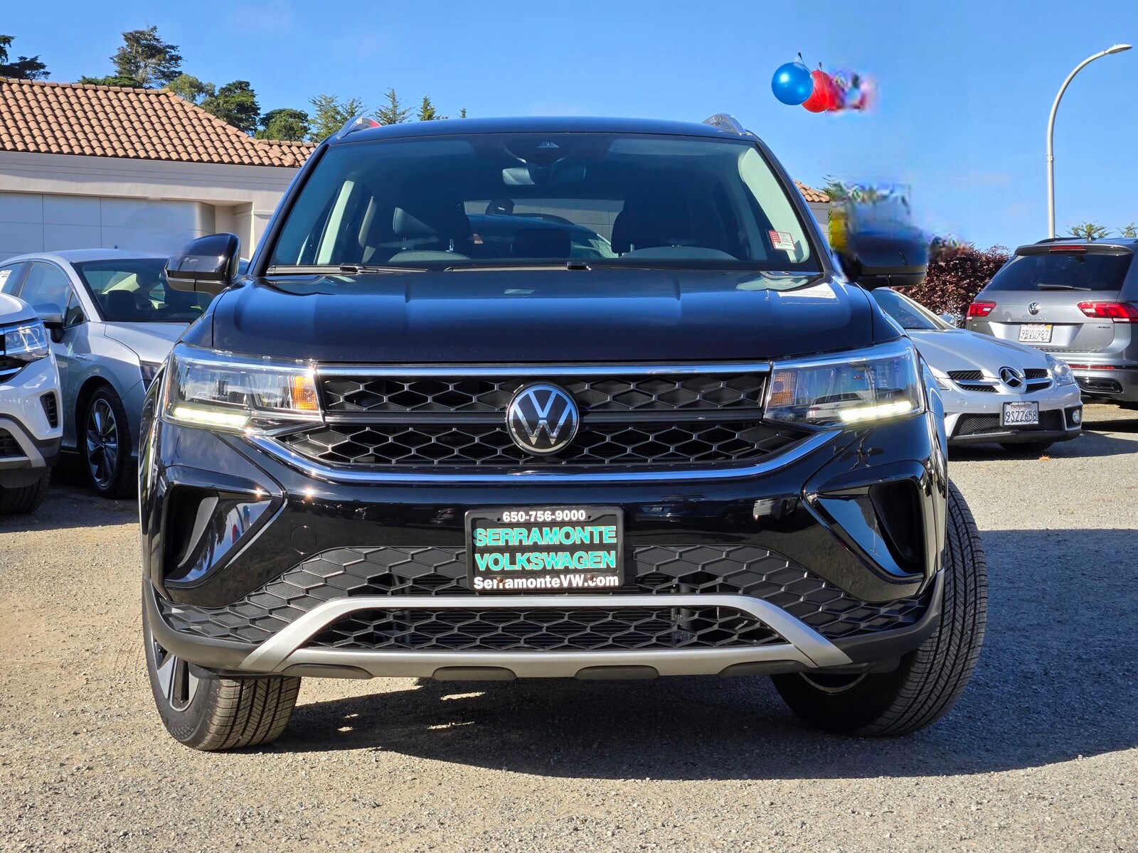 2024 Volkswagen Taos SE photo 2