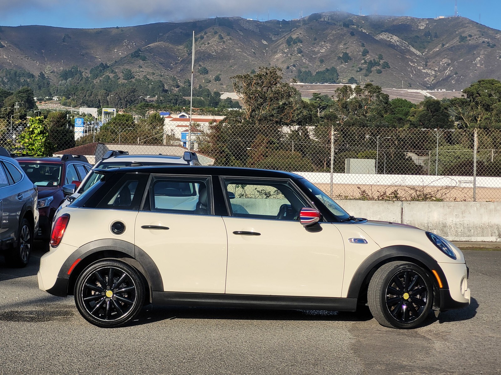 2021 Mini Cooper 4 Door Hardtop S photo 3