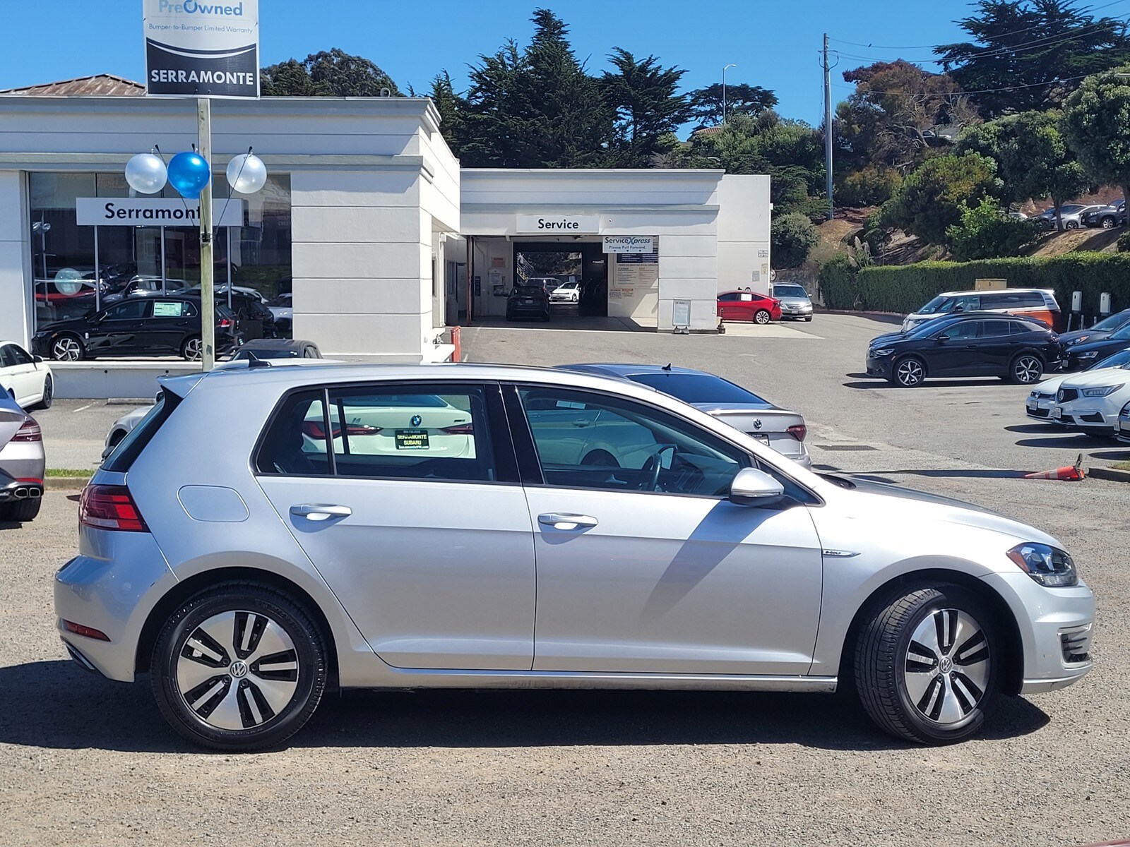 2019 Volkswagen e-Golf SE photo 3