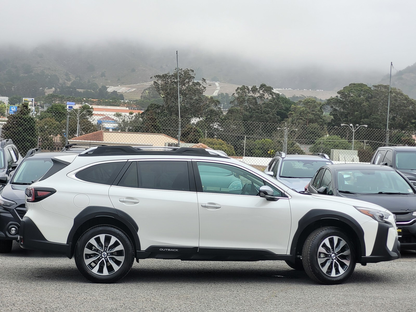 2024 Subaru Outback Touring photo 4