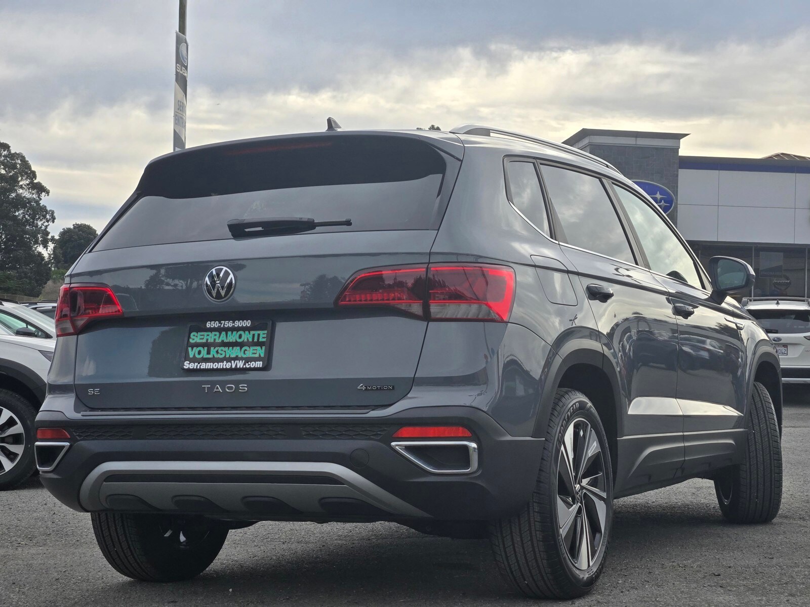 2024 Volkswagen Taos SE photo 4