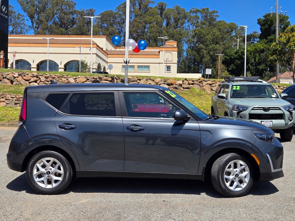 Certified 2023 Kia Soul LX Hatchback