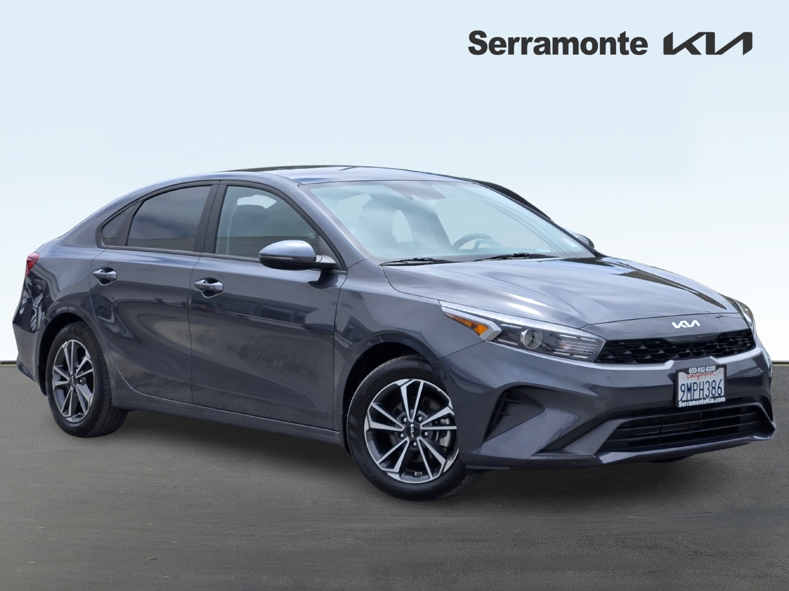 2024 Kia Forte LXS AT's photo