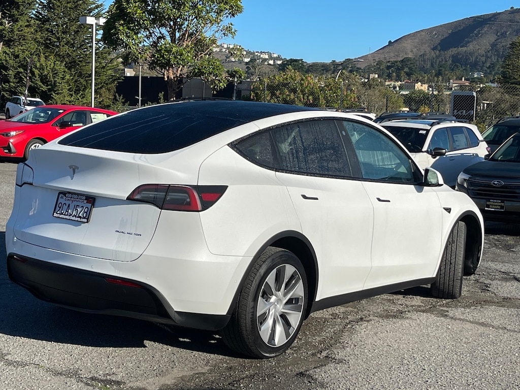 Used 2022 Tesla Model Y Long Range SUV