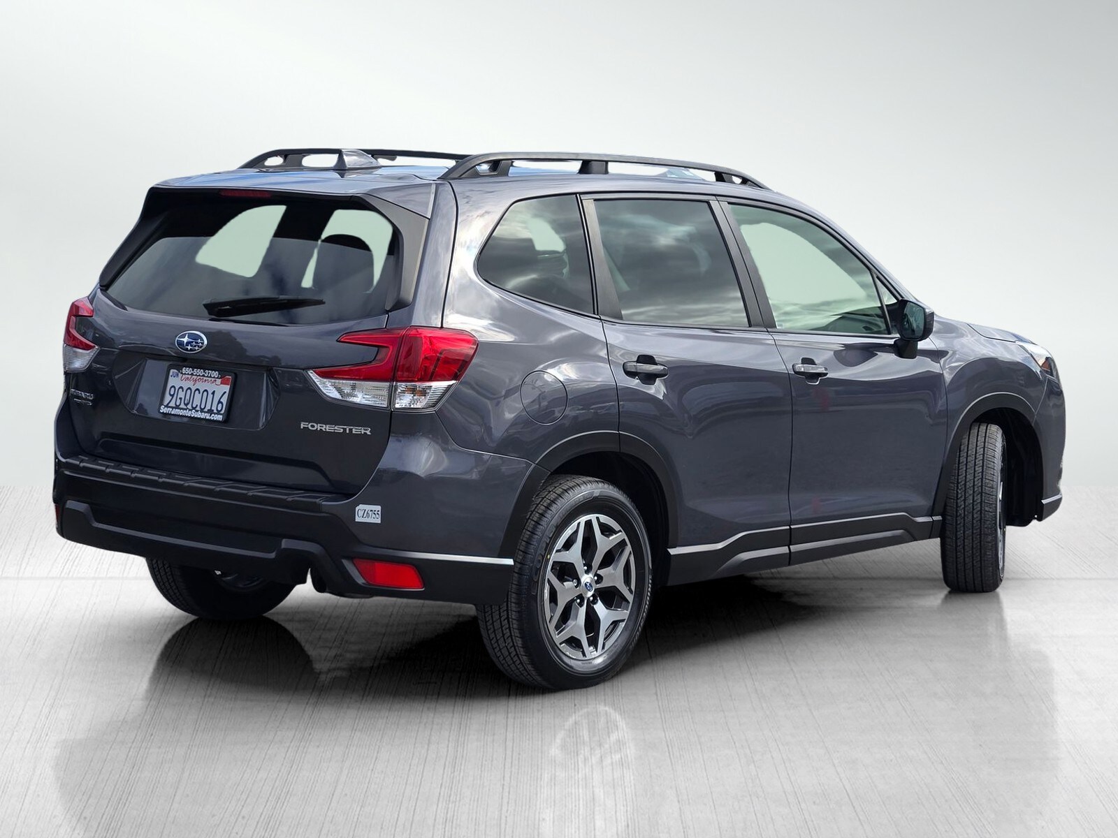 2022 Subaru Forester Premium photo 4