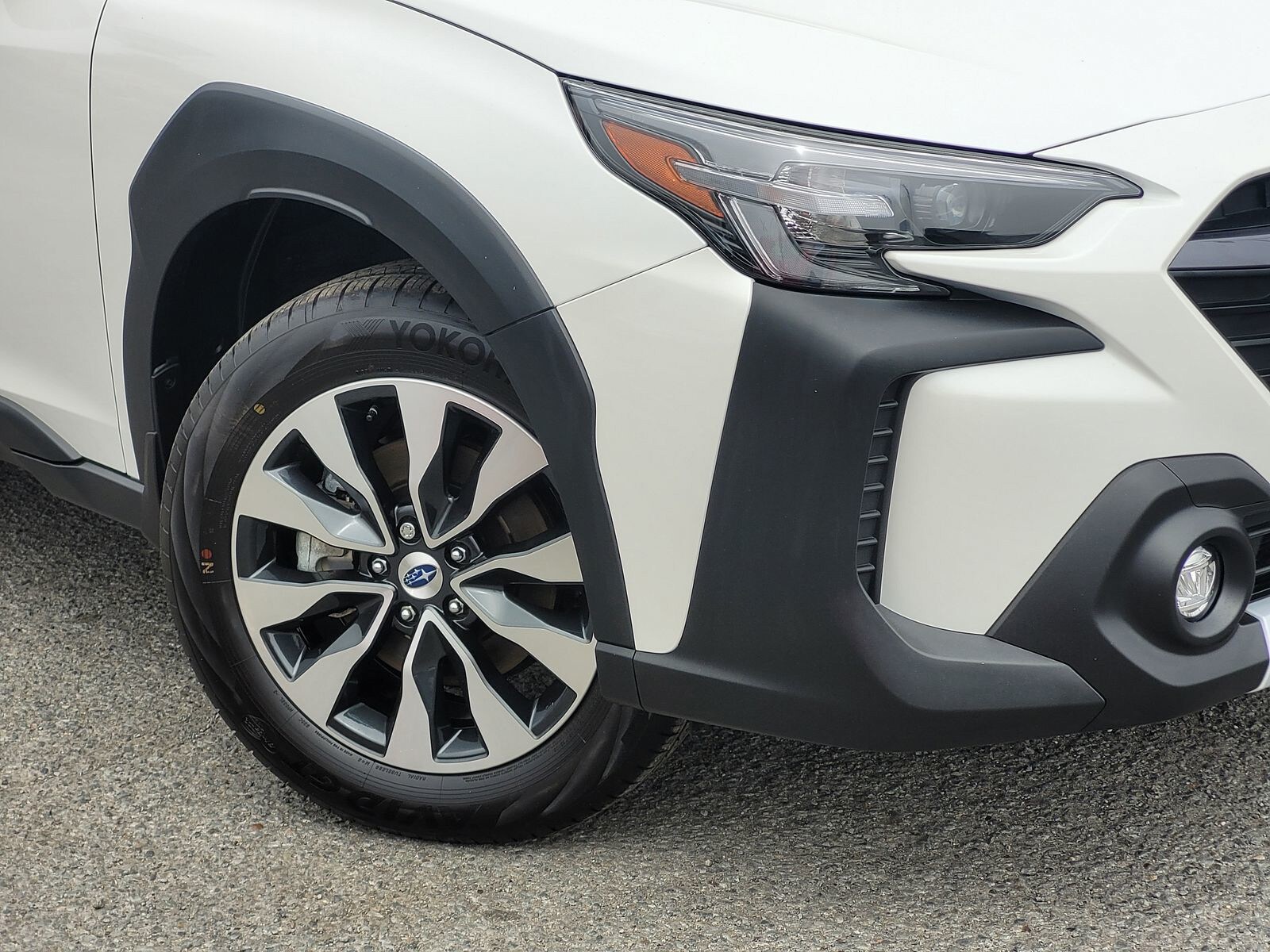 2024 Subaru Outback Touring photo 2
