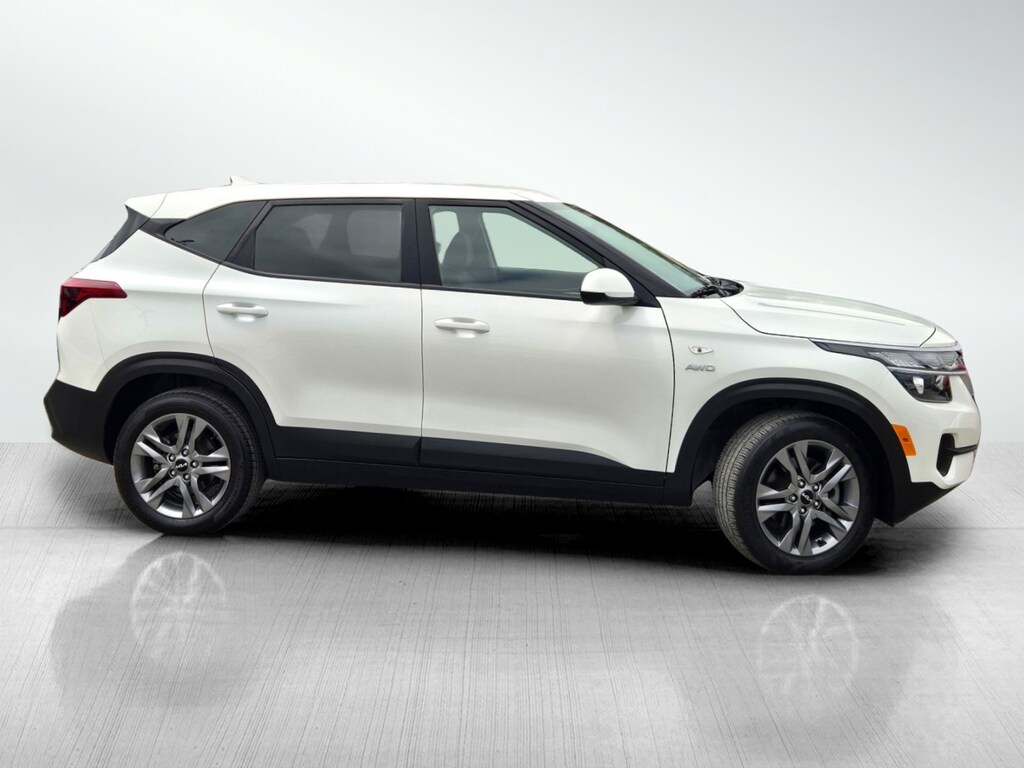 Used 2023 Kia Seltos LX SUV
