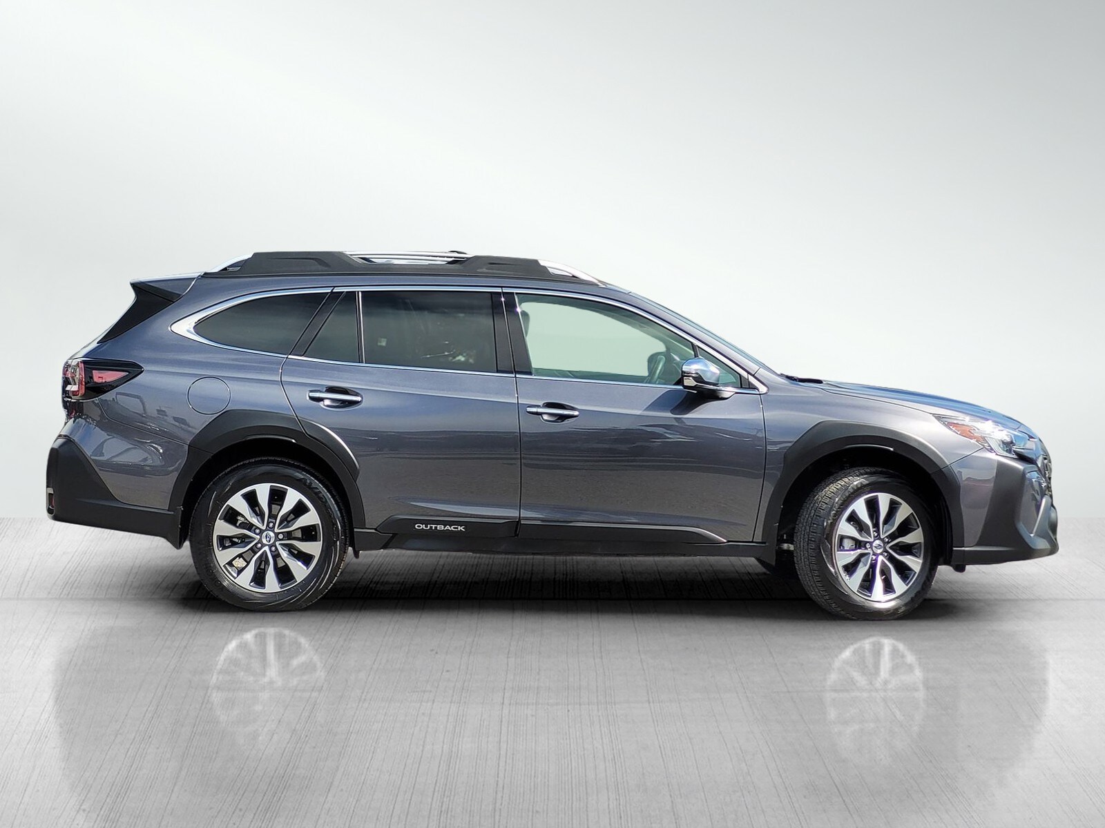 2024 Subaru Outback Touring photo 2