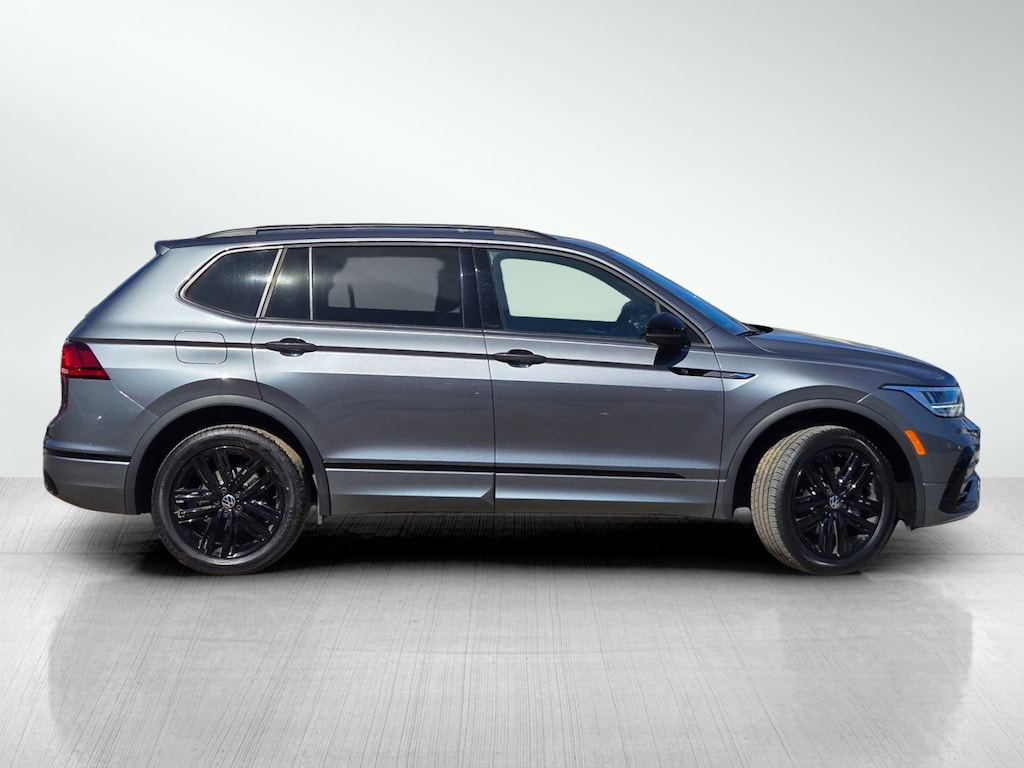 Used 2022 Volkswagen Tiguan 2.0T SE R-Line Black SUV