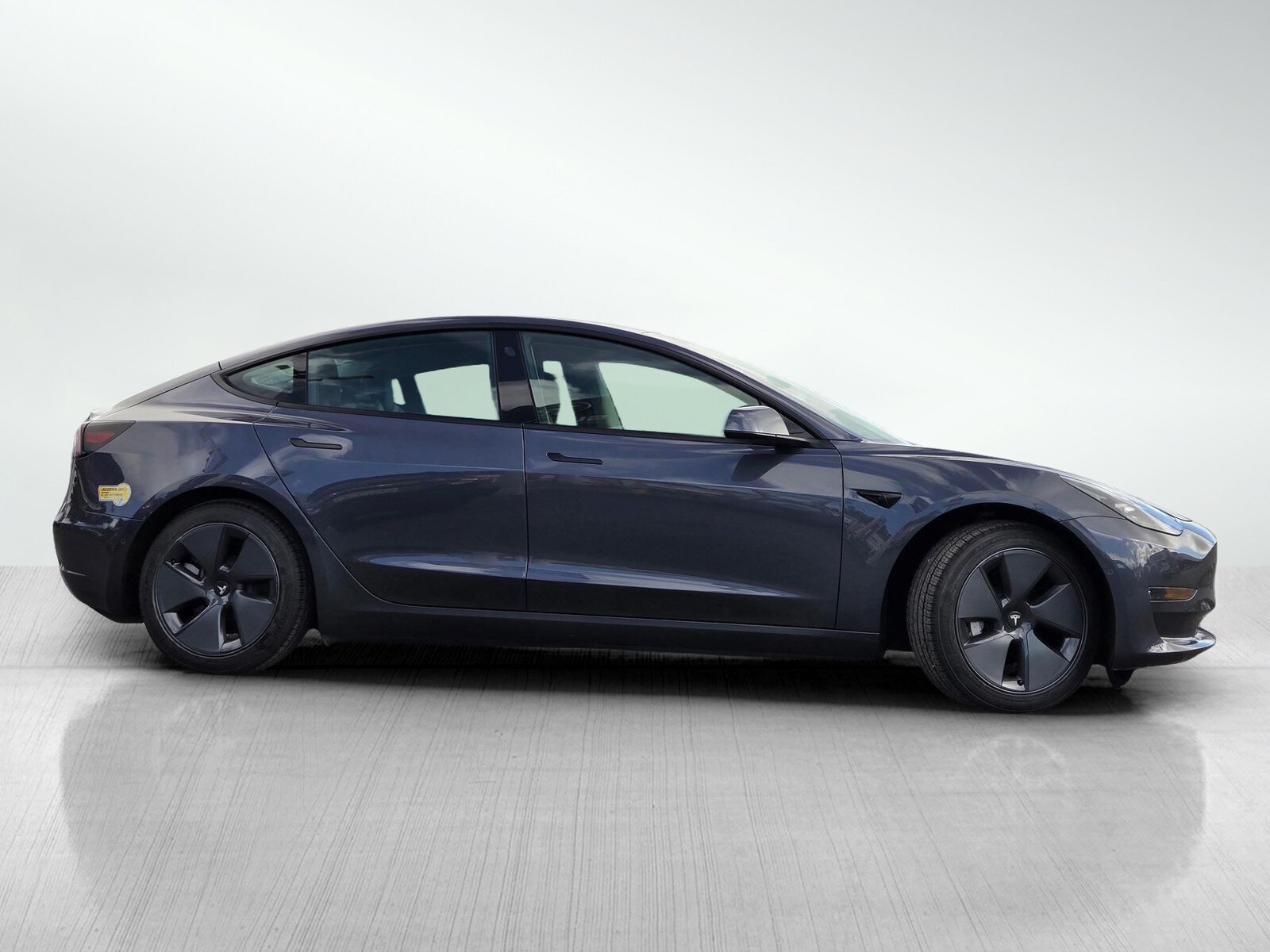 2022 Tesla Model 3 Long Range photo 3