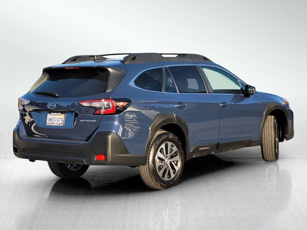 Used 2025 Subaru Outback Premium SUV