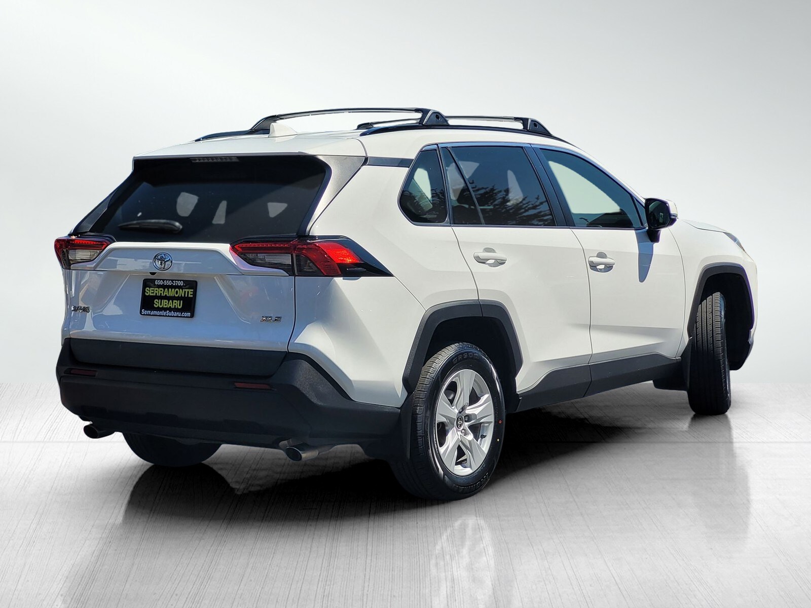 2021 Toyota RAV4 XLE photo 4